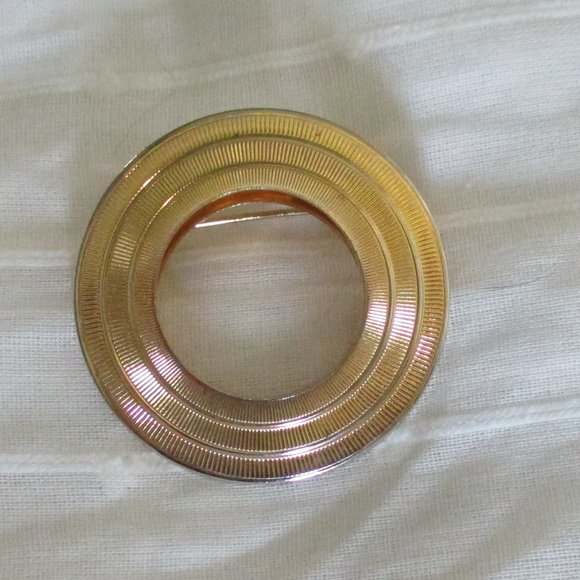 Vintage Jewelry - Vintage scarf clip / pin